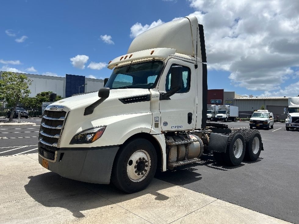 Day Cab Tractor-Heavy Duty Tractors-Freightliner-2019-T12664ST-Torrance-CA-331,209\n\t\tmiles-$ 41,250 - Image 3