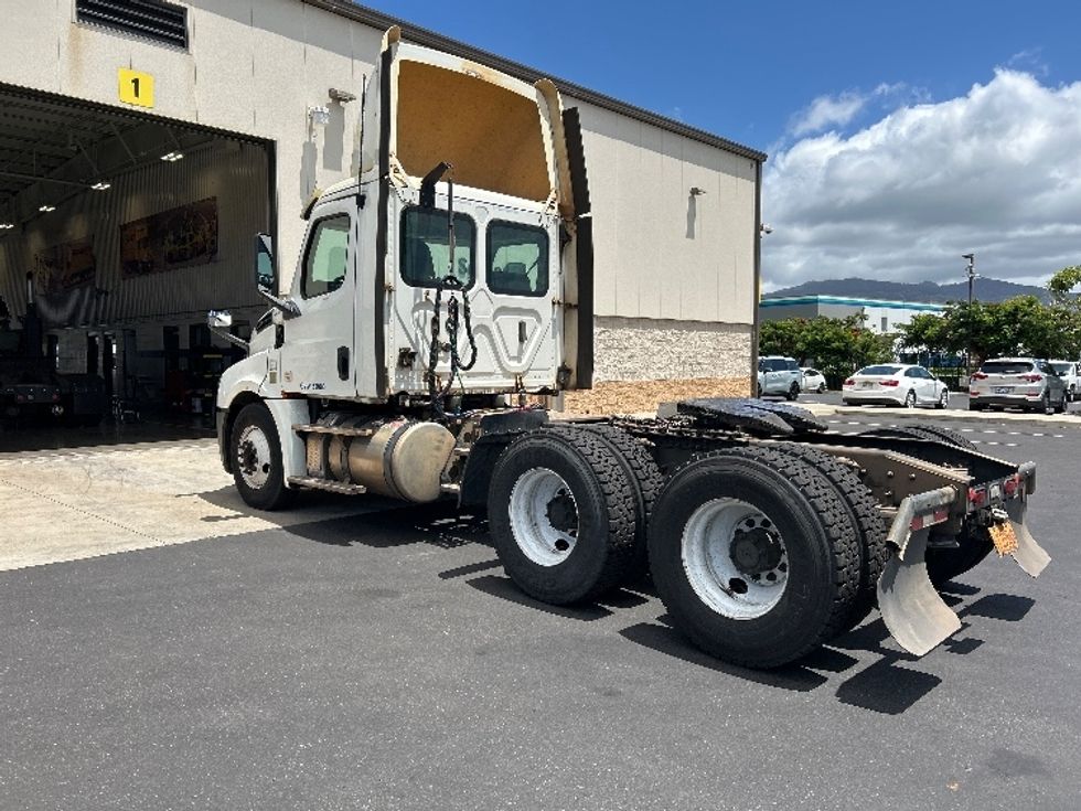 Day Cab Tractor-Heavy Duty Tractors-Freightliner-2019-T12664ST-Torrance-CA-331,209\n\t\tmiles-$ 41,250 - Image 5