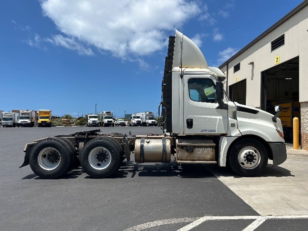 Day Cab Tractor-Heavy Duty Tractors-Freightliner-2019-T12664ST-Torrance-CA-331,209\n\t\tmiles-$ 41,250 - Image 8