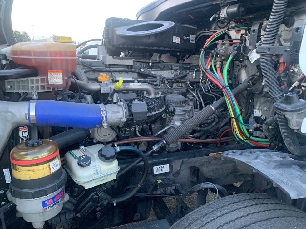 Day Cab Tractor-Heavy Duty Tractors-Freightliner-2019-T12664ST-Torrance-CA-374,489\n\t\tmiles-$ 42,500 - Image 16