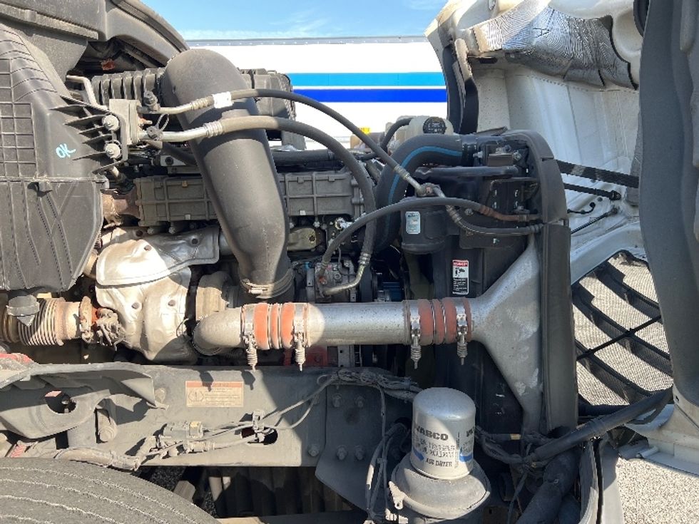 Day Cab Tractor-Heavy Duty Tractors-Freightliner-2019-T12664ST-Torrance-CA-408,643\n\t\tmiles-$ 45,000 - Image 15