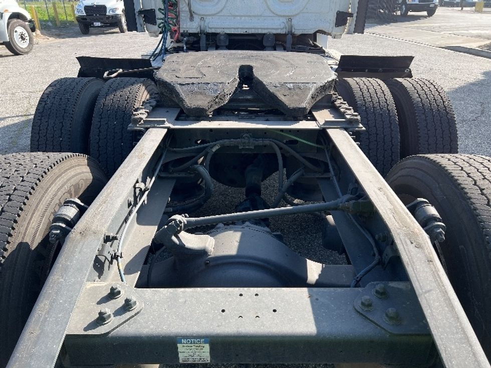 Day Cab Tractor-Heavy Duty Tractors-Freightliner-2019-T12664ST-Torrance-CA-408,643\n\t\tmiles-$ 45,000 - Image 6