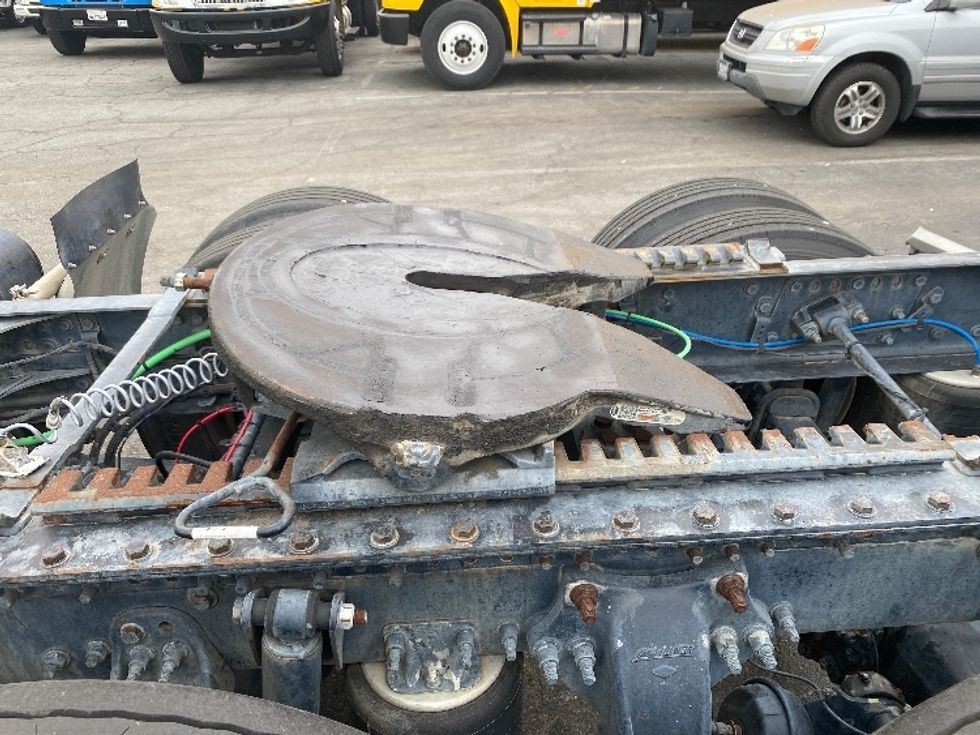 Day Cab Tractor-Heavy Duty Tractors-Freightliner-2019-T12664ST-Torrance-CA-411,144\n\t\tmiles-$ 42,500 - Image 18