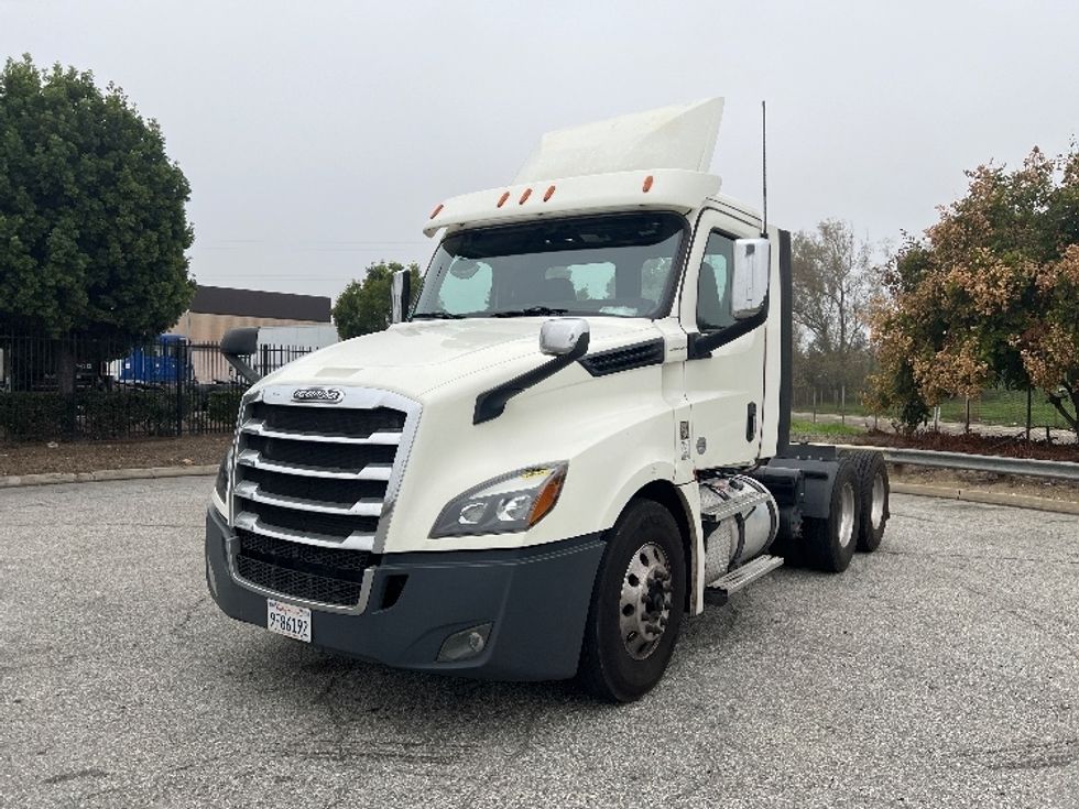Day Cab Tractor-Heavy Duty Tractors-Freightliner-2019-T12664ST-Torrance-CA-430,354\n\t\tmiles-$ 45,250 - Image 3