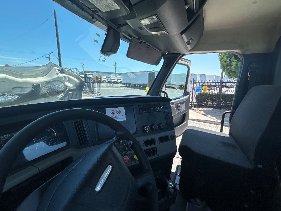 Day Cab Tractor-Heavy Duty Tractors-Freightliner-2019-T12664ST-Torrance-CA-627,119\n\t\tmiles-$ 27,500 - Image 12
