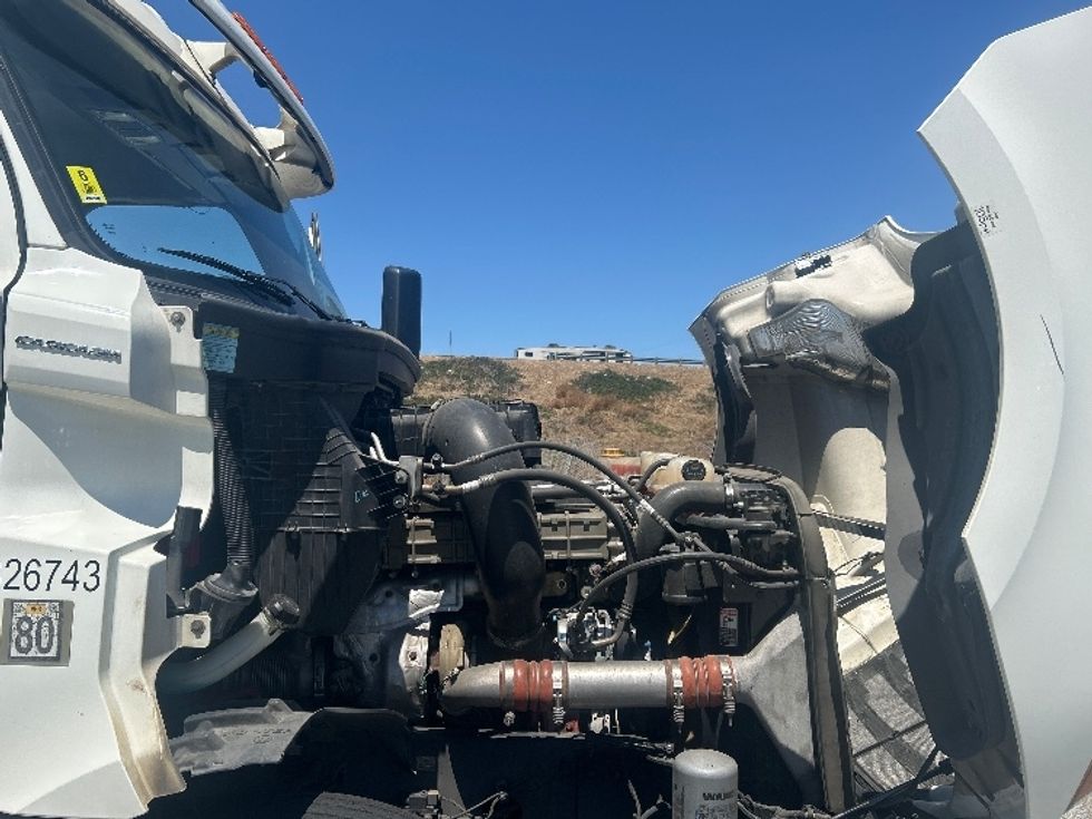 Day Cab Tractor-Heavy Duty Tractors-Freightliner-2019-T12664ST-Torrance-CA-627,119\n\t\tmiles-$ 27,500 - Image 15
