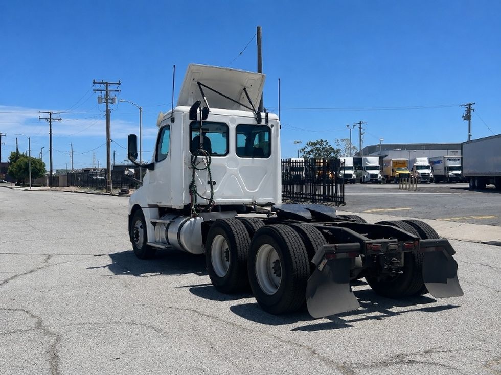 Day Cab Tractor-Heavy Duty Tractors-Freightliner-2019-T12664ST-Torrance-CA-627,119\n\t\tmiles-$ 27,500 - Image 5