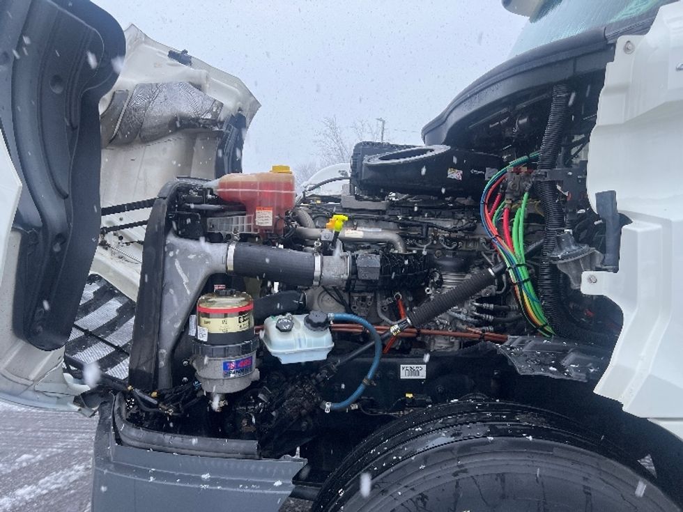 Day Cab Tractor-Heavy Duty Tractors-Freightliner-2019-T12664ST-Wabash-IN-331,842\n\t\tmiles-$ 58,750 - Image 16