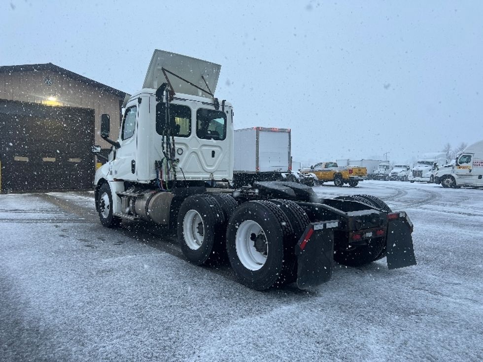 Day Cab Tractor-Heavy Duty Tractors-Freightliner-2019-T12664ST-Wabash-IN-331,842\n\t\tmiles-$ 58,750 - Image 5