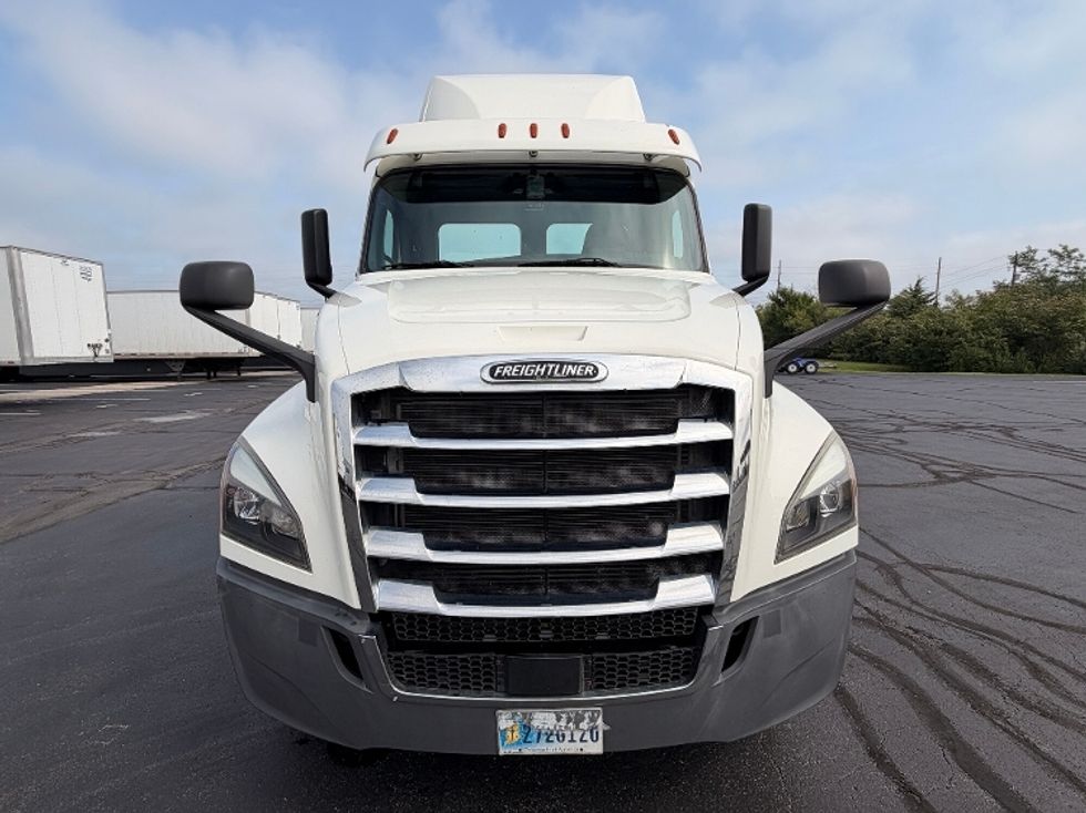 Day Cab Tractor-Heavy Duty Tractors-Freightliner-2019-T12664ST-Wabash-IN-357,518\n\t\tmiles-$ 44,500 - Image 2