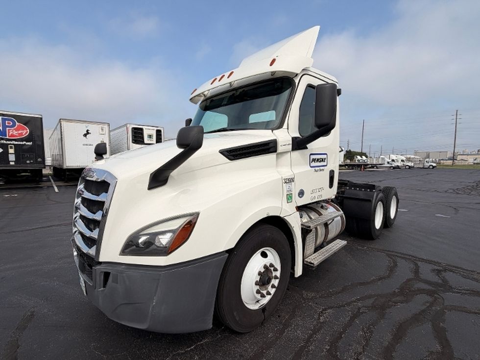 Day Cab Tractor-Heavy Duty Tractors-Freightliner-2019-T12664ST-Wabash-IN-357,518\n\t\tmiles-$ 44,500 - Image 3