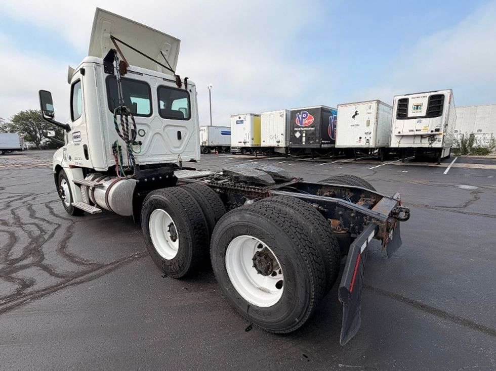 Day Cab Tractor-Heavy Duty Tractors-Freightliner-2019-T12664ST-Wabash-IN-357,518\n\t\tmiles-$ 44,500 - Image 5