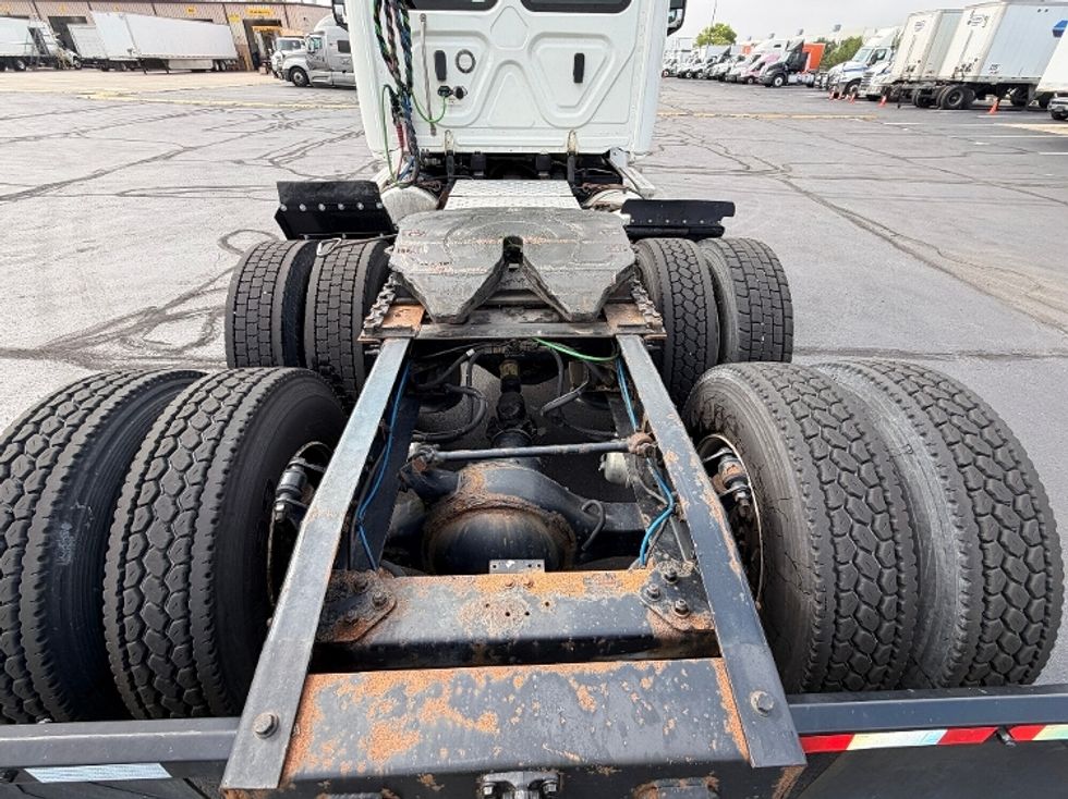Day Cab Tractor-Heavy Duty Tractors-Freightliner-2019-T12664ST-Wabash-IN-357,518\n\t\tmiles-$ 44,500 - Image 6