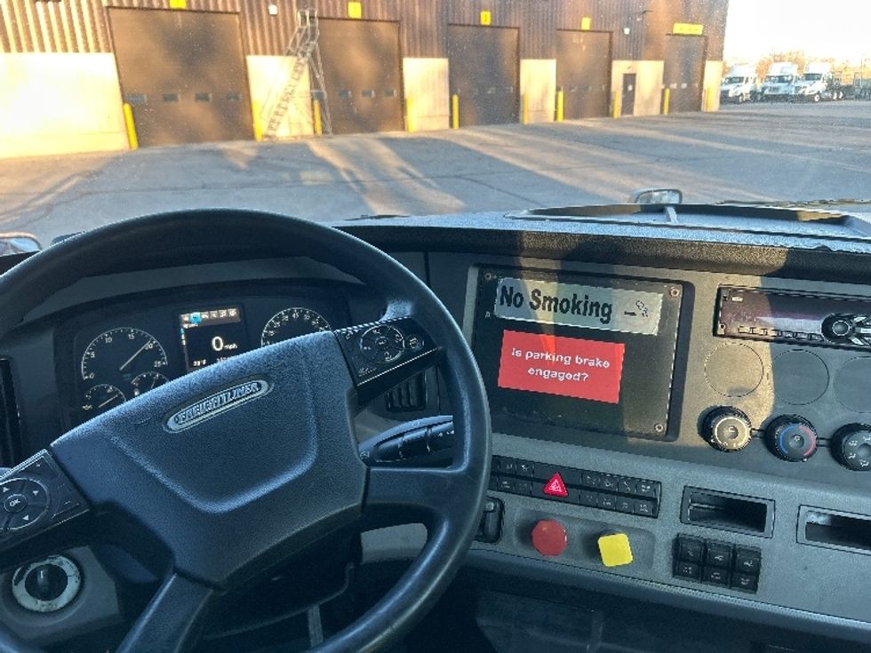 Day Cab Tractor-Heavy Duty Tractors-Freightliner-2019-T12664ST-Warren-MI-142,695\n\t\tmiles-$ 52,000 - Image 11