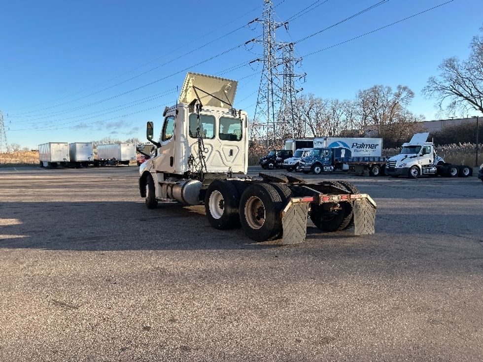 Day Cab Tractor-Heavy Duty Tractors-Freightliner-2019-T12664ST-Warren-MI-142,695\n\t\tmiles-$ 52,000 - Image 5