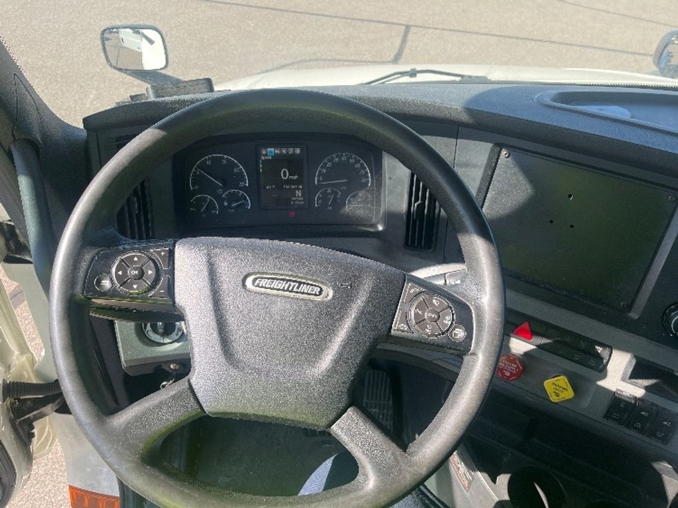 Day Cab Tractor-Heavy Duty Tractors-Freightliner-2019-T12664ST-Warren-MI-156,783\n\t\tmiles-$ 54,000 - Image 11