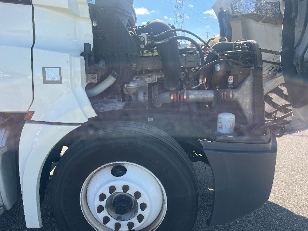 Day Cab Tractor-Heavy Duty Tractors-Freightliner-2019-T12664ST-Warren-MI-156,783\n\t\tmiles-$ 54,000 - Image 15