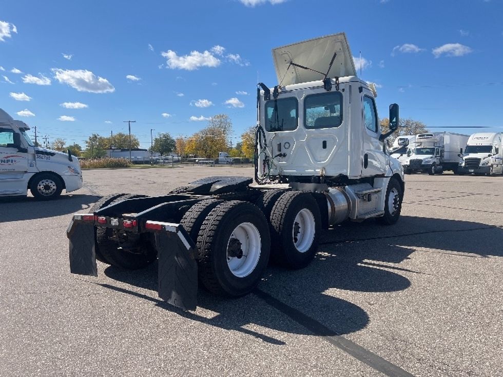 Day Cab Tractor-Heavy Duty Tractors-Freightliner-2019-T12664ST-Warren-MI-156,783\n\t\tmiles-$ 54,000 - Image 7