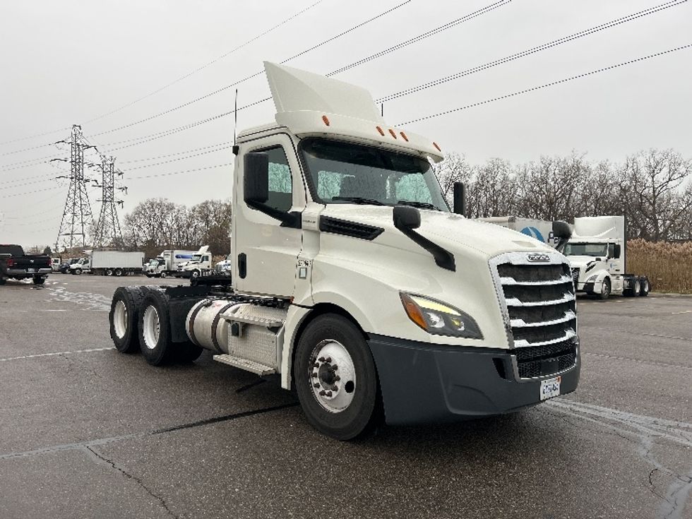 Day Cab Tractor-Heavy Duty Tractors-Freightliner-2019-T12664ST-Warren-MI-227,574\n\t\tmiles-$ 50,250 - Image 1