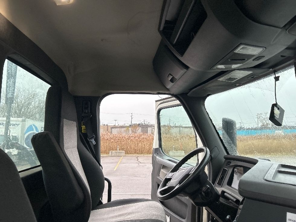 Day Cab Tractor-Heavy Duty Tractors-Freightliner-2019-T12664ST-Warren-MI-227,574\n\t\tmiles-$ 50,250 - Image 14