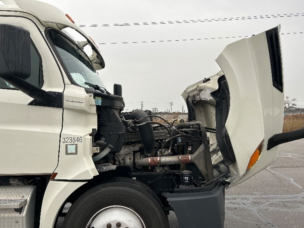 Day Cab Tractor-Heavy Duty Tractors-Freightliner-2019-T12664ST-Warren-MI-227,574\n\t\tmiles-$ 50,250 - Image 15