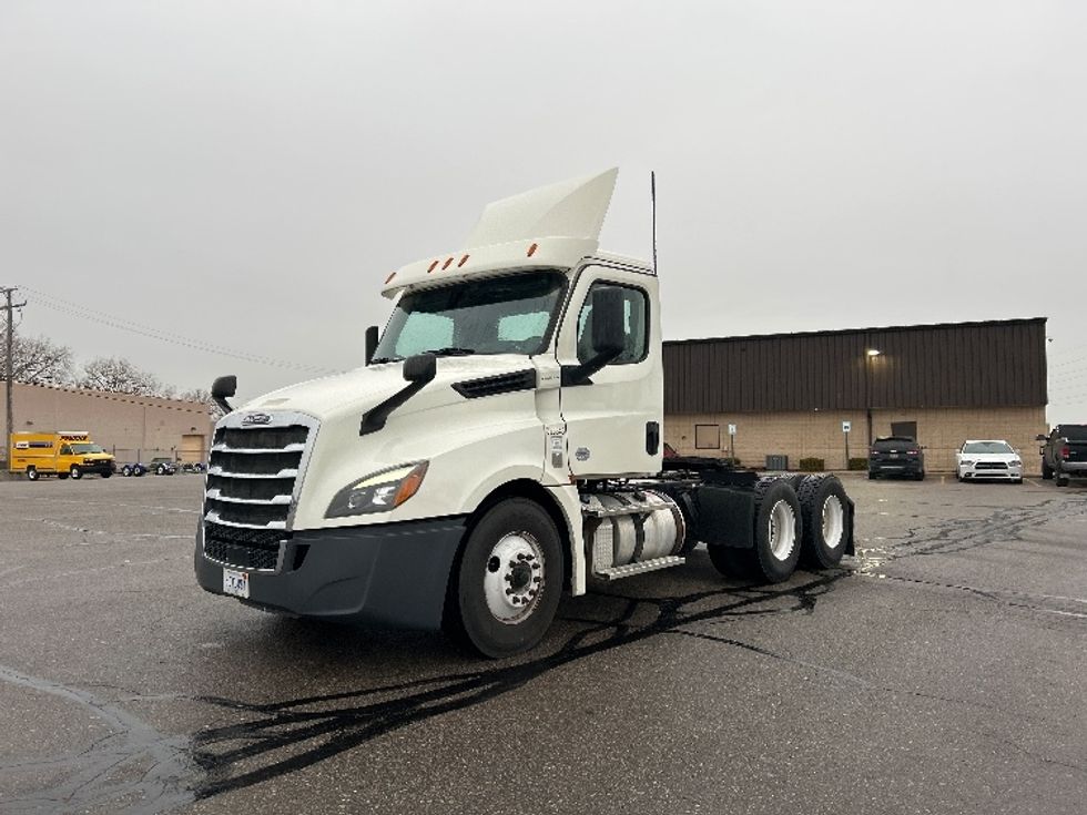 Day Cab Tractor-Heavy Duty Tractors-Freightliner-2019-T12664ST-Warren-MI-227,574\n\t\tmiles-$ 50,250 - Image 3