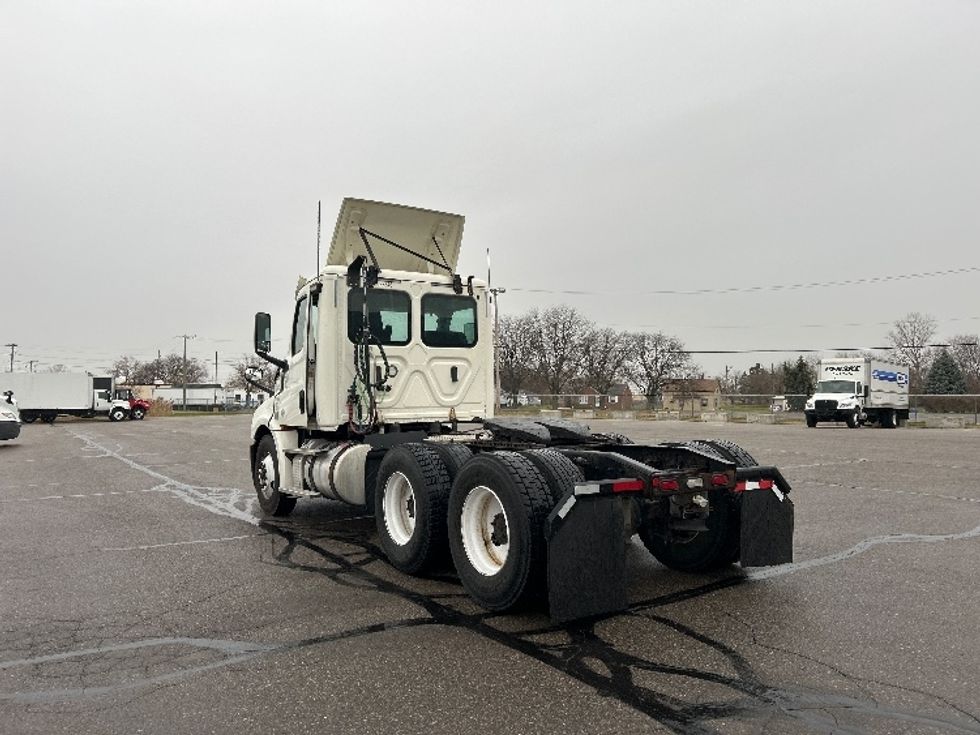 Day Cab Tractor-Heavy Duty Tractors-Freightliner-2019-T12664ST-Warren-MI-227,574\n\t\tmiles-$ 50,250 - Image 5