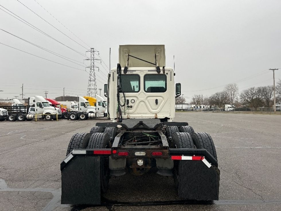 Day Cab Tractor-Heavy Duty Tractors-Freightliner-2019-T12664ST-Warren-MI-227,574\n\t\tmiles-$ 50,250 - Image 6