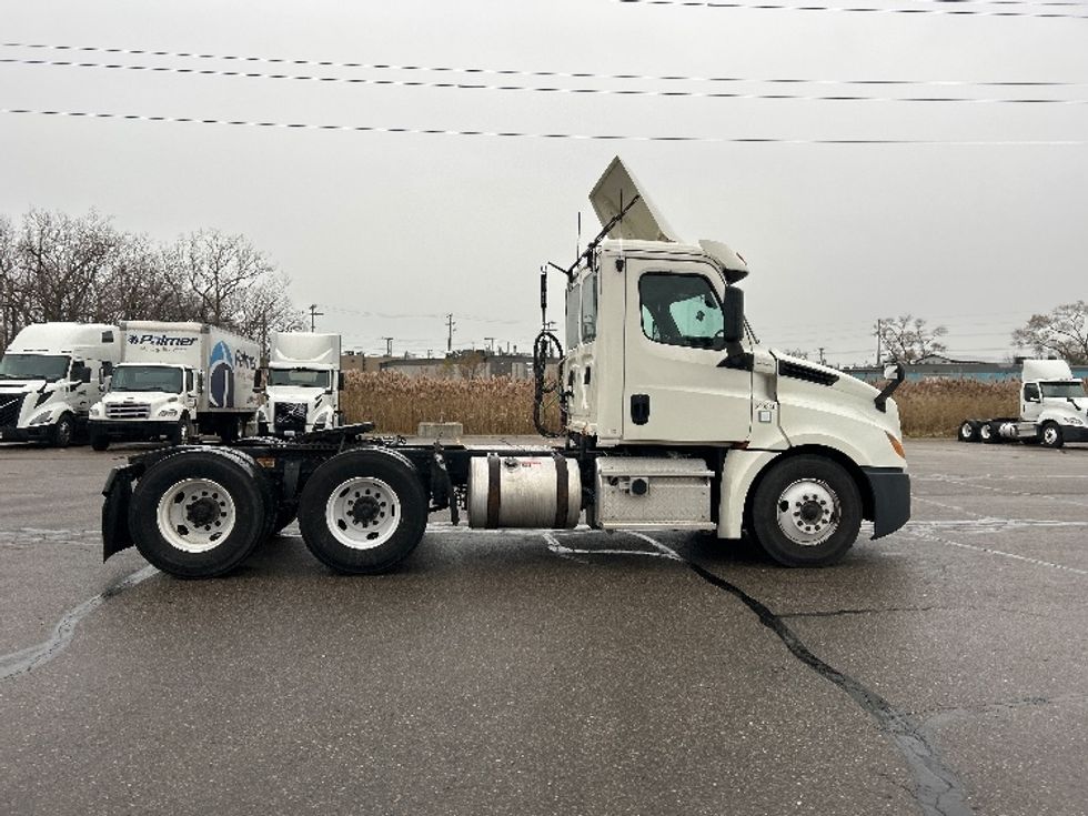 Day Cab Tractor-Heavy Duty Tractors-Freightliner-2019-T12664ST-Warren-MI-227,574\n\t\tmiles-$ 50,250 - Image 8