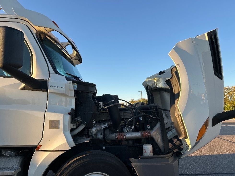 Day Cab Tractor-Heavy Duty Tractors-Freightliner-2019-T12664ST-Warren-MI-275,214\n\t\tmiles-$ 47,750 - Image 15