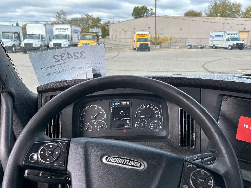 Day Cab Tractor-Heavy Duty Tractors-Freightliner-2019-T12664ST-Warren-MI-287,307\n\t\tmiles-$ 48,000 - Image 11