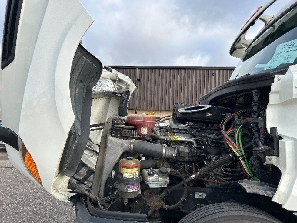 Day Cab Tractor-Heavy Duty Tractors-Freightliner-2019-T12664ST-Warren-MI-287,307\n\t\tmiles-$ 48,000 - Image 16