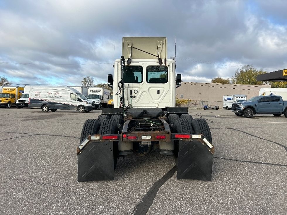 Day Cab Tractor-Heavy Duty Tractors-Freightliner-2019-T12664ST-Warren-MI-287,307\n\t\tmiles-$ 48,000 - Image 6