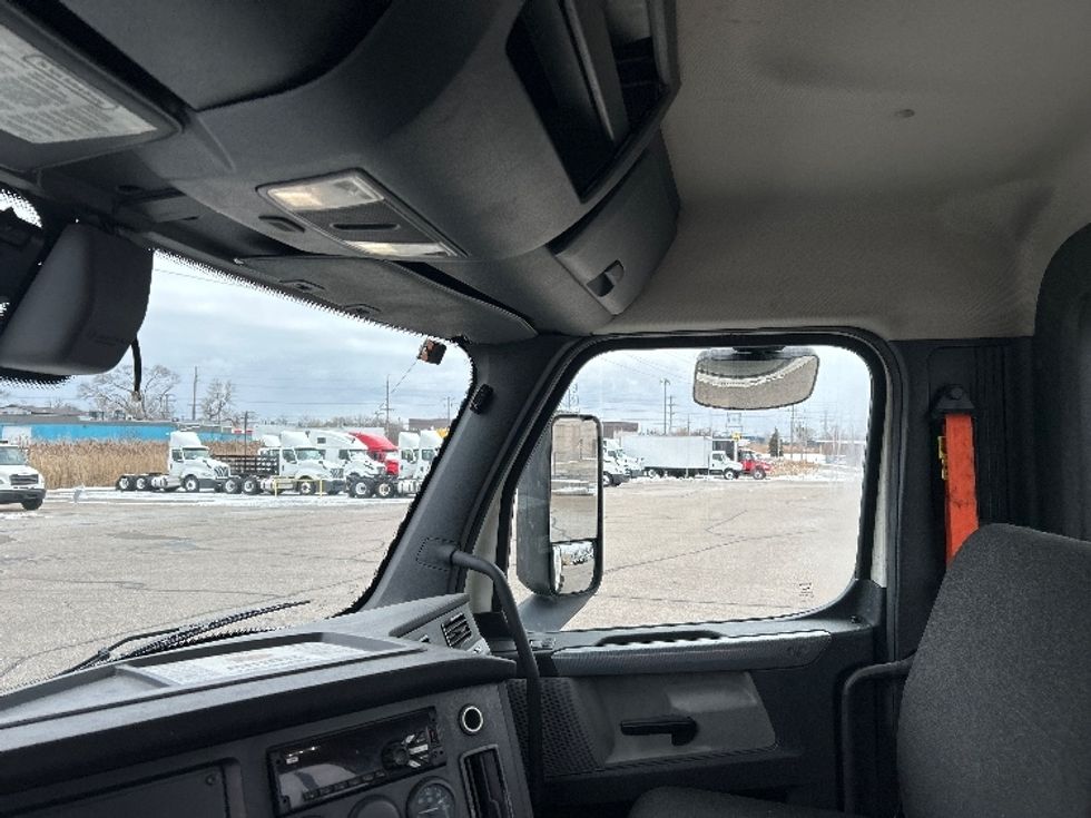 Day Cab Tractor-Heavy Duty Tractors-Freightliner-2019-T12664ST-Warren-MI-311,037\n\t\tmiles-$ 47,000 - Image 10