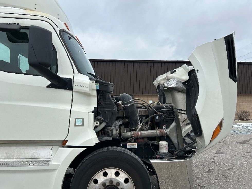 Day Cab Tractor-Heavy Duty Tractors-Freightliner-2019-T12664ST-Warren-MI-311,037\n\t\tmiles-$ 47,000 - Image 15