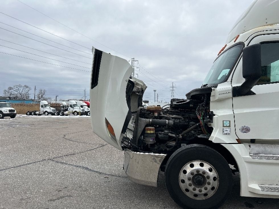 Day Cab Tractor-Heavy Duty Tractors-Freightliner-2019-T12664ST-Warren-MI-311,037\n\t\tmiles-$ 47,000 - Image 16