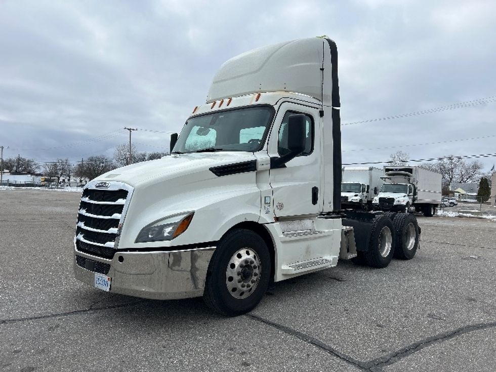 Day Cab Tractor-Heavy Duty Tractors-Freightliner-2019-T12664ST-Warren-MI-311,037\n\t\tmiles-$ 47,000 - Image 3