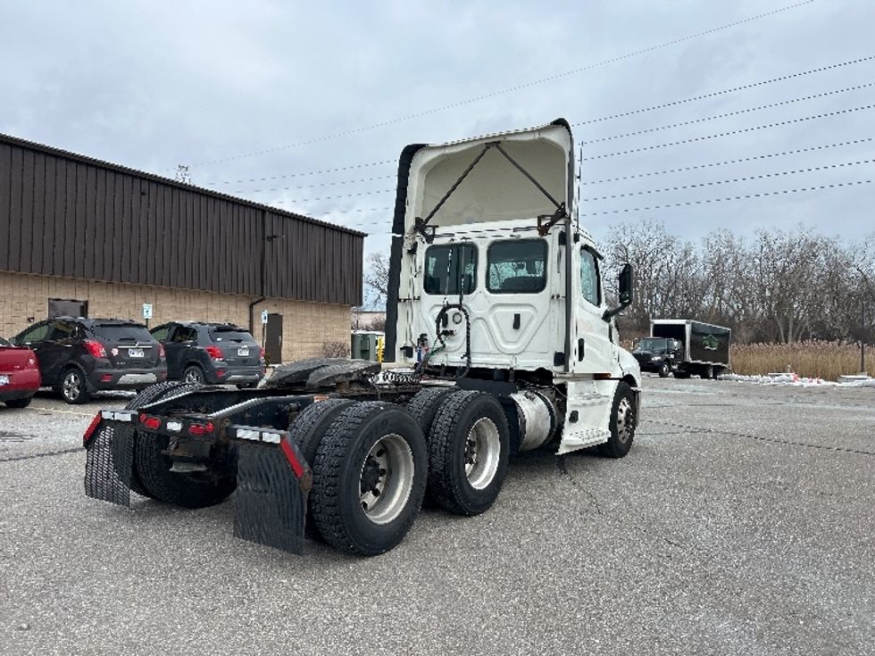 Day Cab Tractor-Heavy Duty Tractors-Freightliner-2019-T12664ST-Warren-MI-311,037\n\t\tmiles-$ 47,000 - Image 7