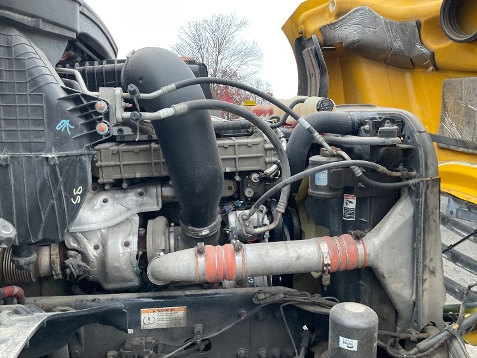 Day Cab Tractor-Heavy Duty Tractors-Freightliner-2019-T12664ST-Warren-MI-449,738\n\t\tmiles-$ 35,000 - Image 15