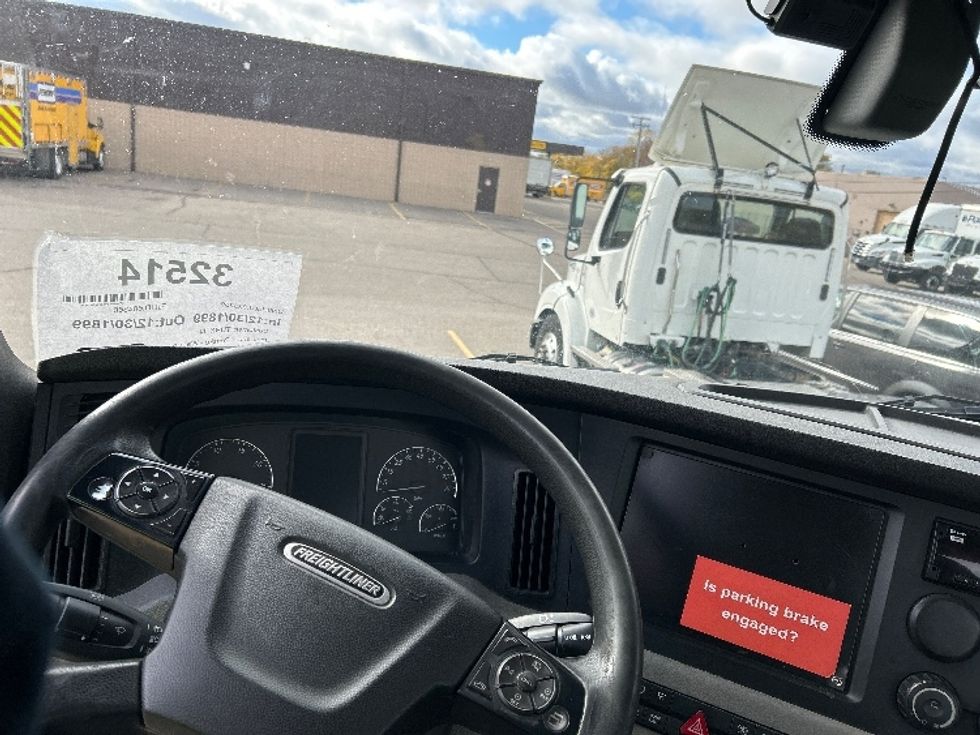 Day Cab Tractor-Heavy Duty Tractors-Freightliner-2019-T12664ST-Warren-MI-478,322\n\t\tmiles-$ 38,500 - Image 11