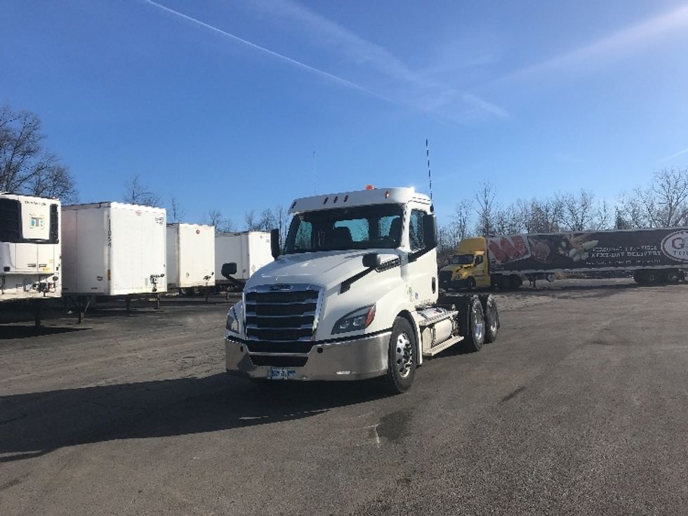 Day Cab Tractor-Heavy Duty Tractors-Freightliner-2019-T12664ST-Watertown-NY-362,489\n\t\tmiles-$ 46,250 - Image 1