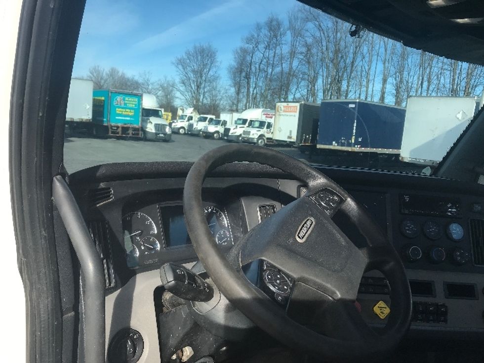 Day Cab Tractor-Heavy Duty Tractors-Freightliner-2019-T12664ST-Watertown-NY-362,489\n\t\tmiles-$ 46,250 - Image 10