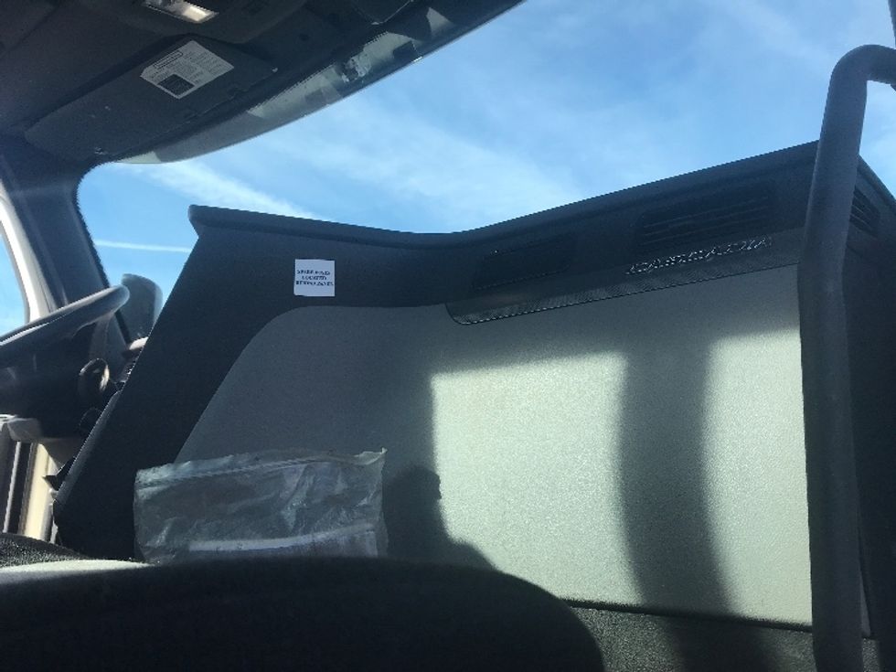 Day Cab Tractor-Heavy Duty Tractors-Freightliner-2019-T12664ST-Watertown-NY-362,489\n\t\tmiles-$ 46,250 - Image 13