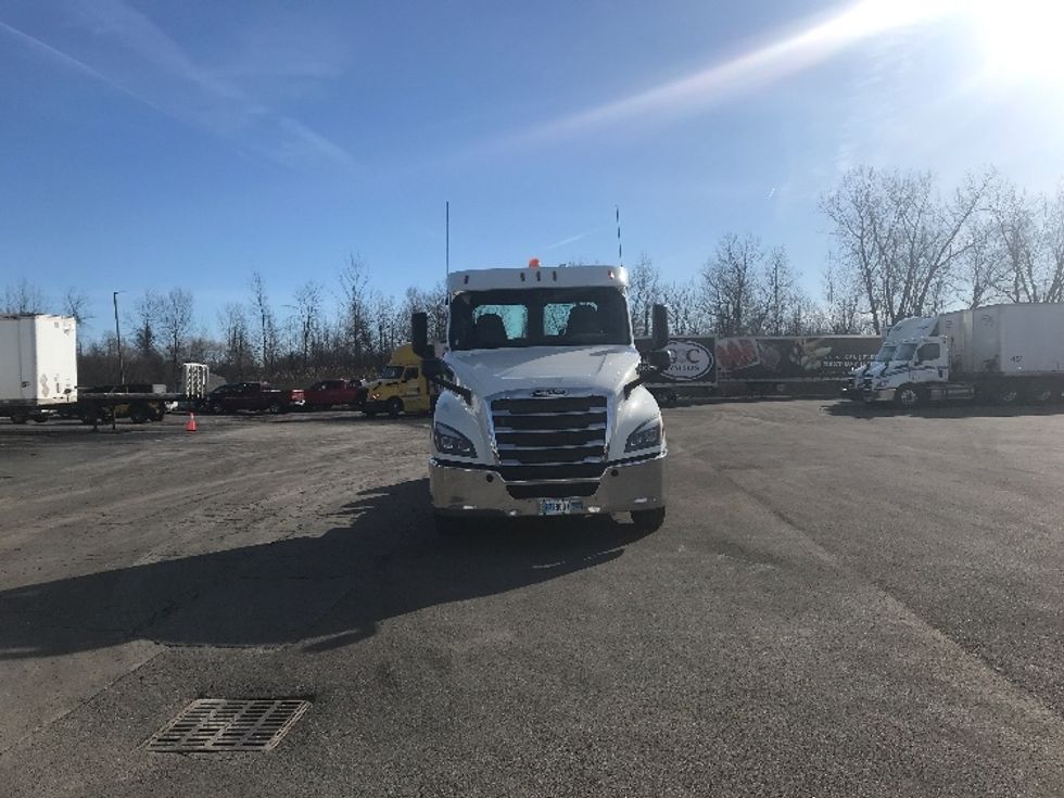 Day Cab Tractor-Heavy Duty Tractors-Freightliner-2019-T12664ST-Watertown-NY-362,489\n\t\tmiles-$ 46,250 - Image 2