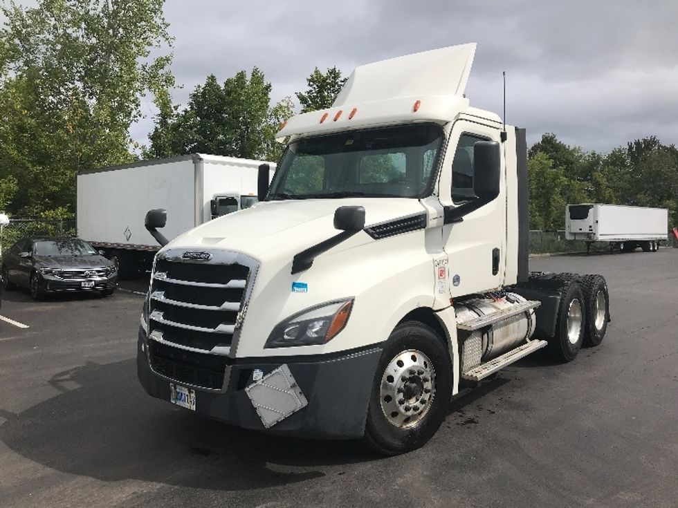 Day Cab Tractor-Heavy Duty Tractors-Freightliner-2019-T12664ST-Watertown-NY-396,113\n\t\tmiles-$ 51,500 - Image 3