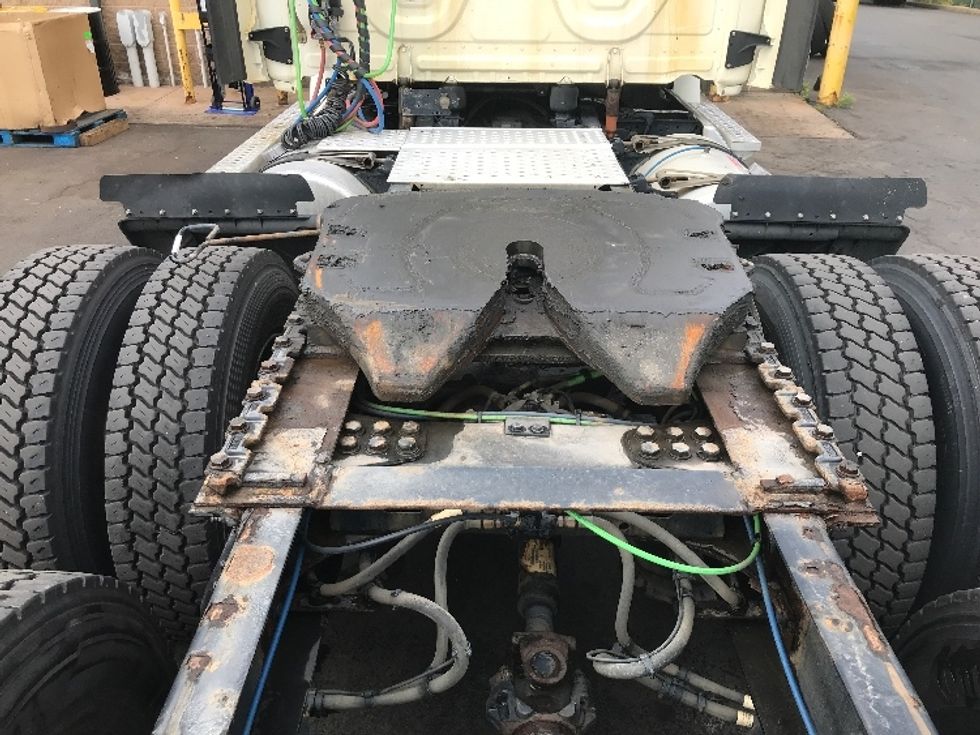 Day Cab Tractor-Heavy Duty Tractors-Freightliner-2019-T12664ST-Watertown-NY-396,113\n\t\tmiles-$ 51,500 - Image 6