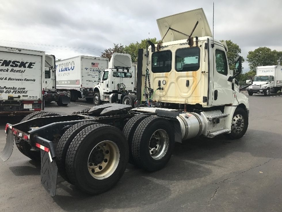 Day Cab Tractor-Heavy Duty Tractors-Freightliner-2019-T12664ST-Watertown-NY-396,113\n\t\tmiles-$ 51,500 - Image 7