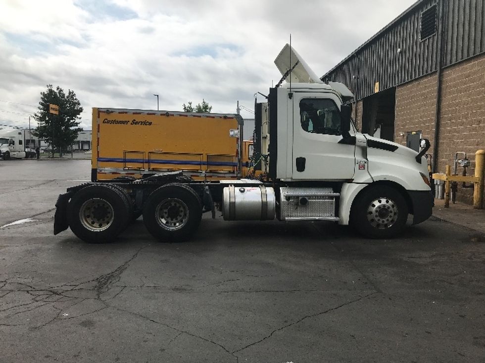 Day Cab Tractor-Heavy Duty Tractors-Freightliner-2019-T12664ST-Watertown-NY-396,113\n\t\tmiles-$ 51,500 - Image 8