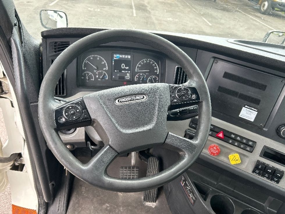 Day Cab Tractor-Heavy Duty Tractors-Freightliner-2019-T12664ST-Watertown-NY-490,782\n\t\tmiles-$ 36,250 - Image 11