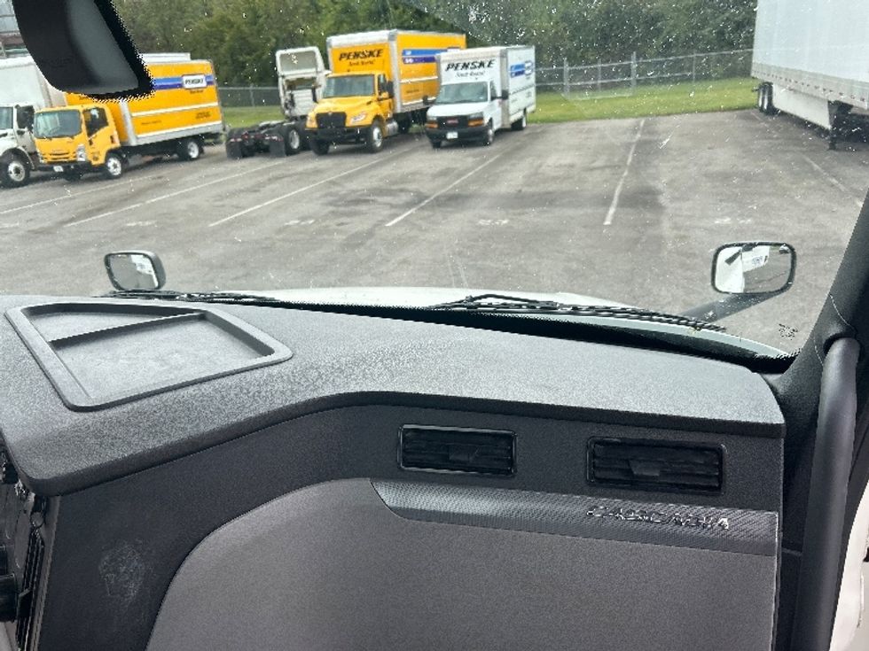 Day Cab Tractor-Heavy Duty Tractors-Freightliner-2019-T12664ST-Watertown-NY-490,782\n\t\tmiles-$ 36,250 - Image 13